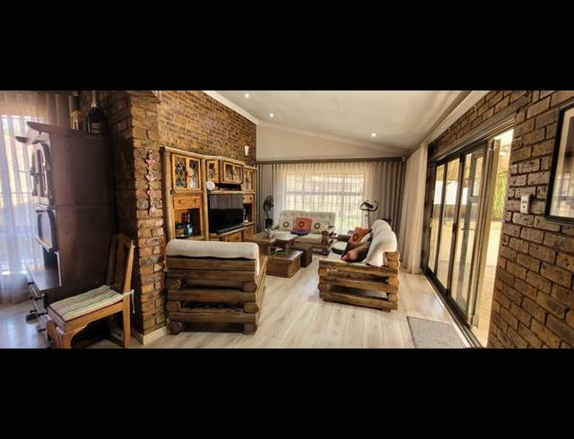 3 BEDROOM HOUSE FOR SALE IN BASSONIA